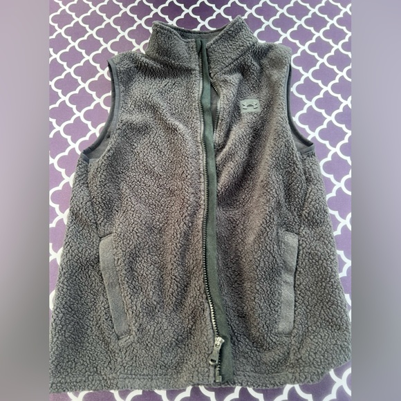 Under Armour Boys 2 Piece Zip Up Sweatshirt and Sherpa Vest - Picture 2 of 6